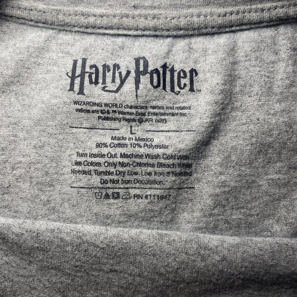 Harry Potter Wizarding World Womens L T-Shirt Hogwarts Gray Red Short Sleeve EUC - Picture 3 of 6
